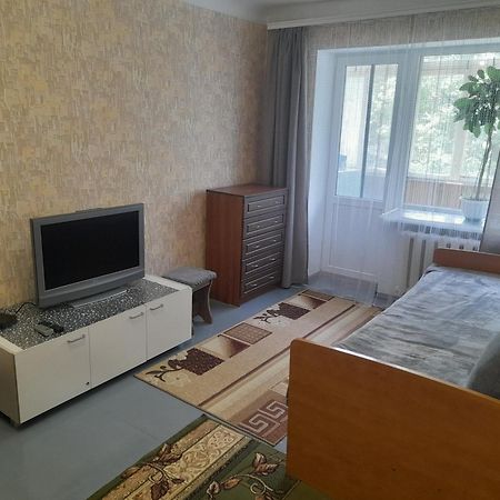 Квартира Біля Парку На Княгині Ольги 13 Riwne Exterior foto